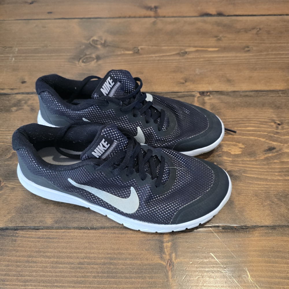 Nike Black and White Sneakers Performance Comfort